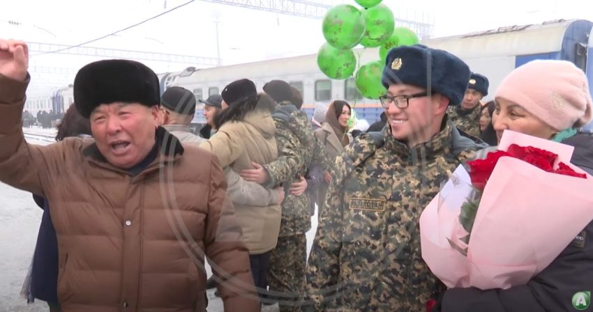 Алматы облысынан Отан алдындағы борышын абыроймен өтеп келген сарбаздар туған жеріне оралды