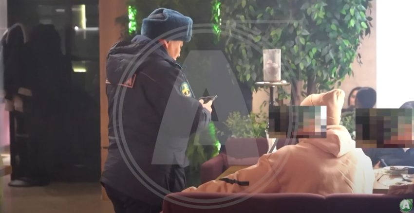 Қостанай облысында кальян шегуге тыйым салу қалай сақталатынын демалыс күндері полицейлер анықтады