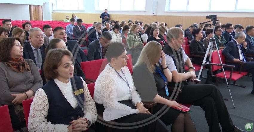 Қостанай мектептерінің директорлары бір күнге студент атанып, жаңа әлеммен танысты